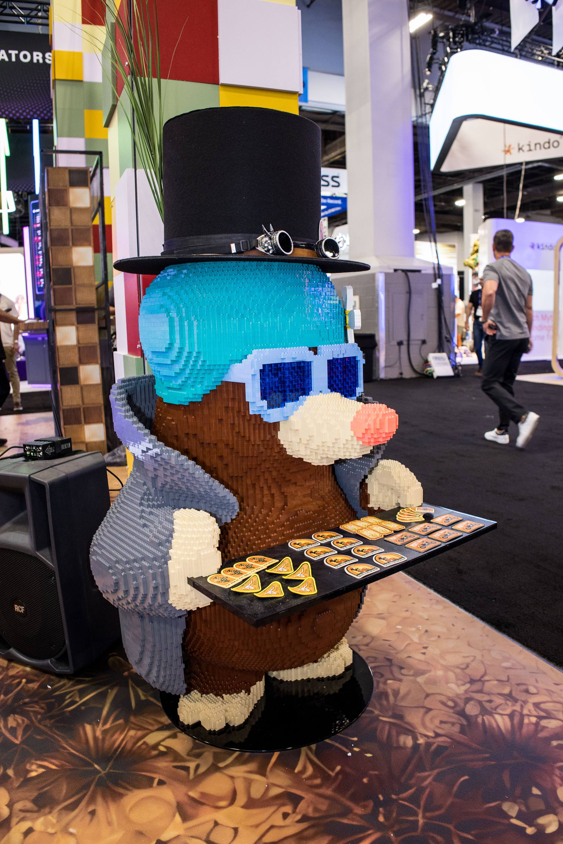 mascot in a top hat zero context