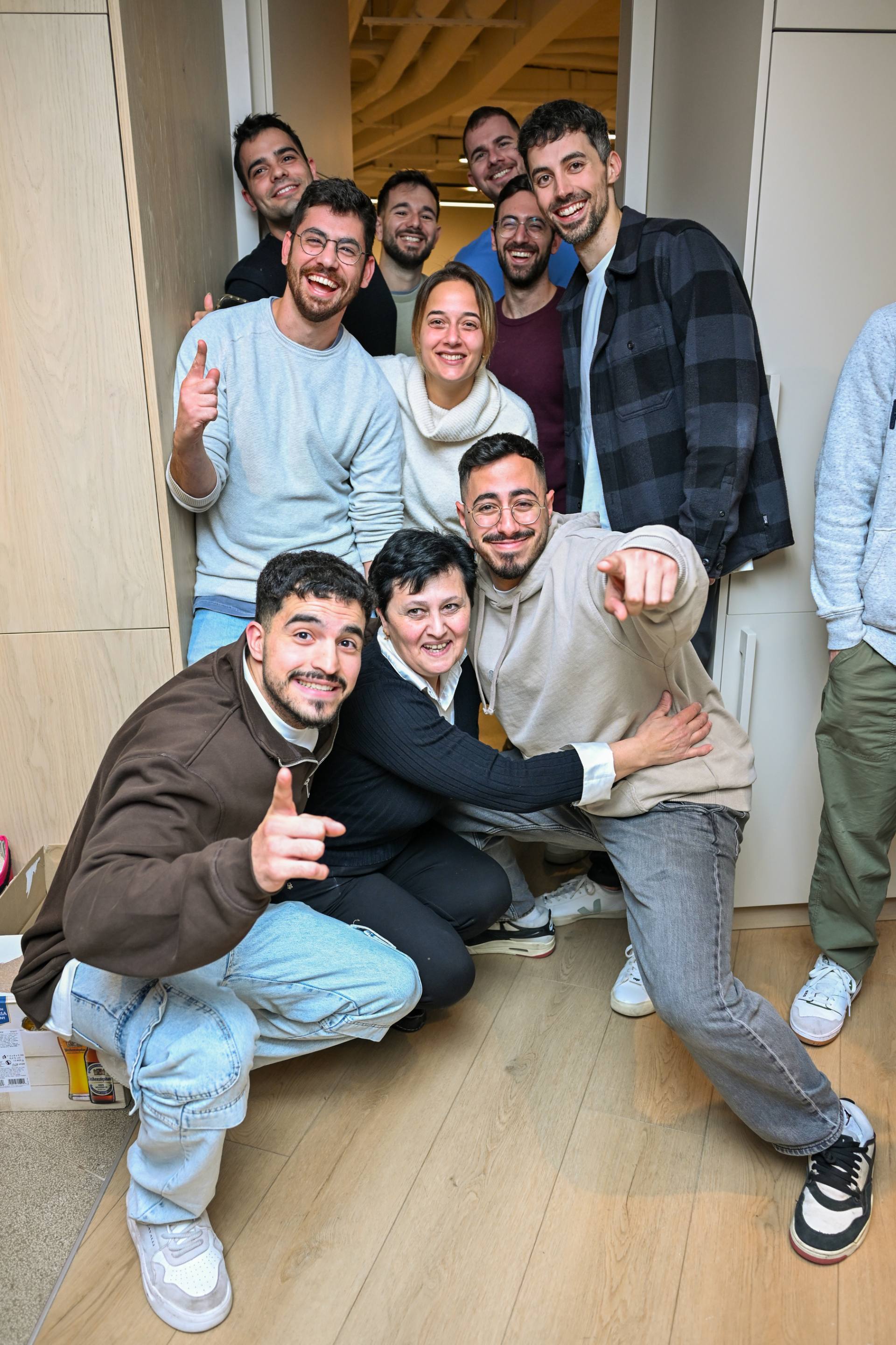 everyone fit in frame barely